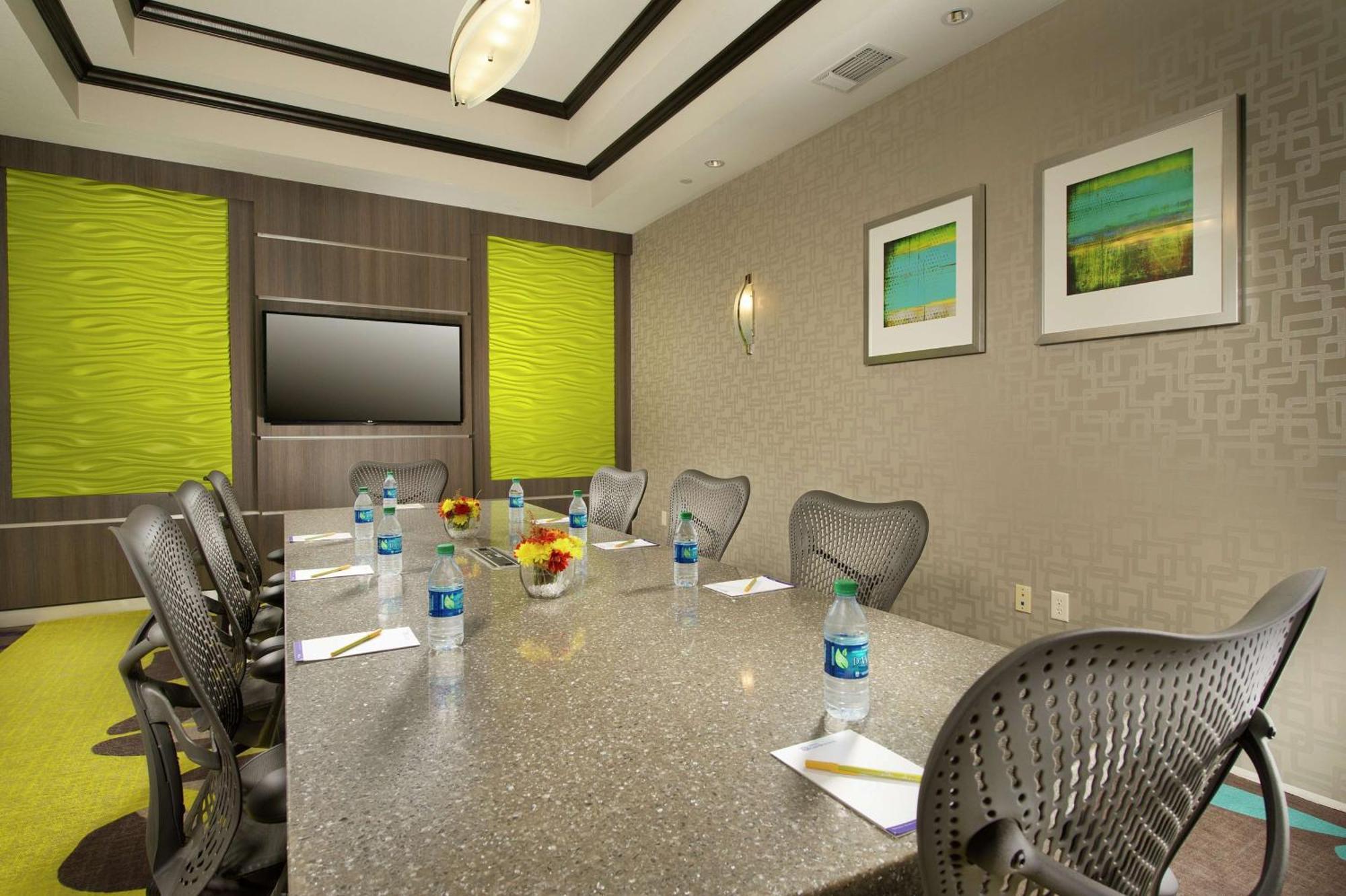 Hilton Garden Inn College Station Exterior photo