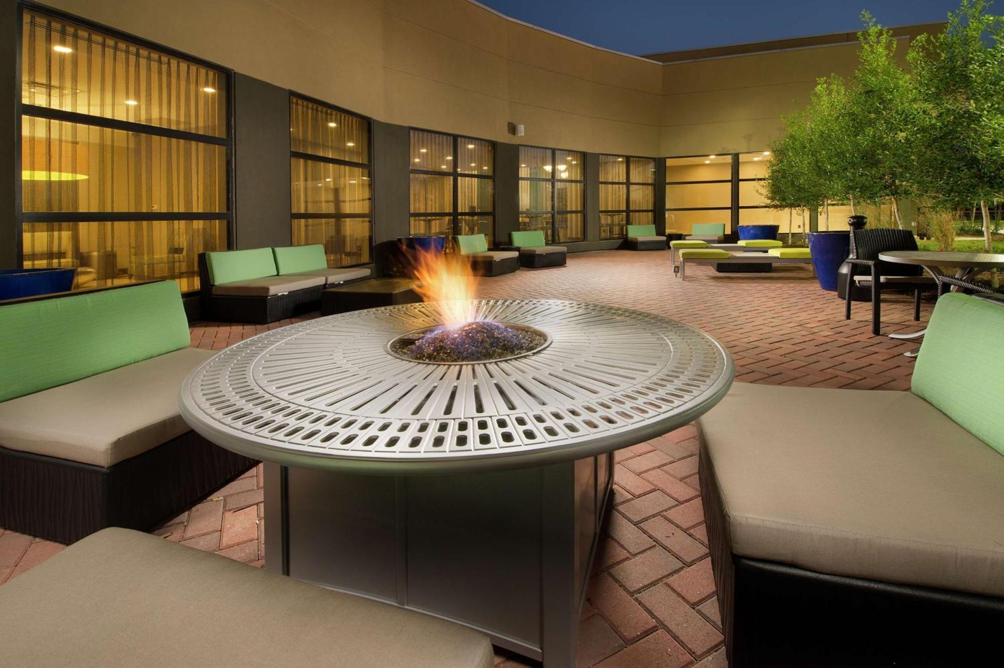 Hilton Garden Inn College Station Exterior photo